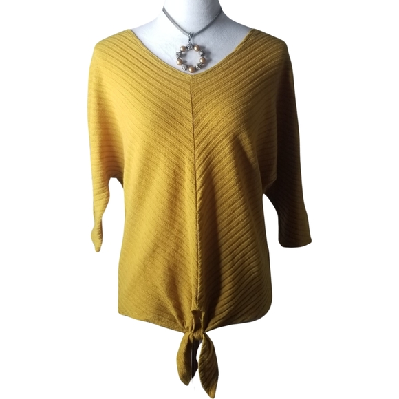 🦋Parallel Skies Goldenrod Criss Cross Tie Front Top - Picture 1 of 5